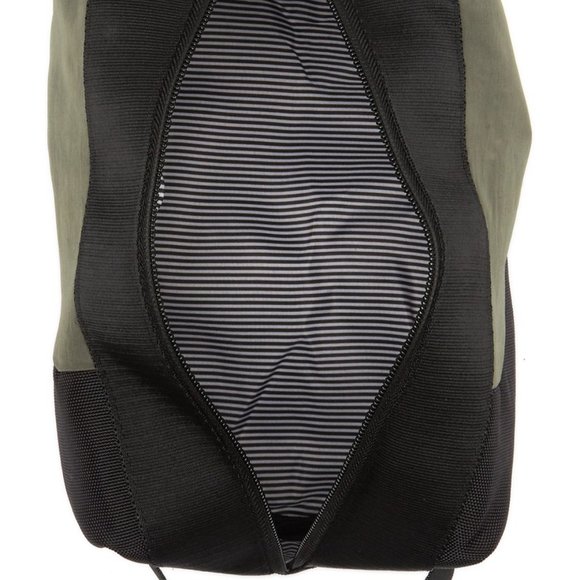 Onia Nylon Colorblock Dopp Kit - Picture 4 of 9